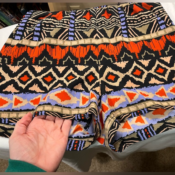 Bebe Multi-Colored Shorts Romper, size 0 - Picture 3 of 7